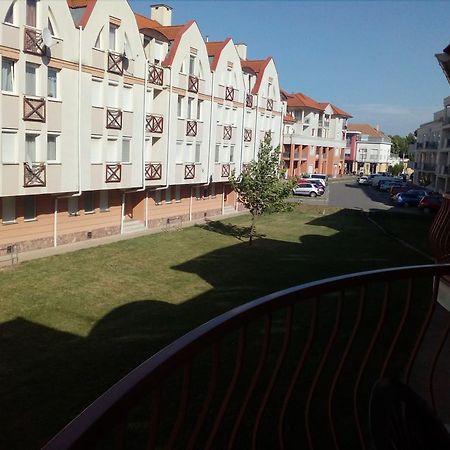Gobe Apartman Hajduszoboszlo Bagian luar foto
