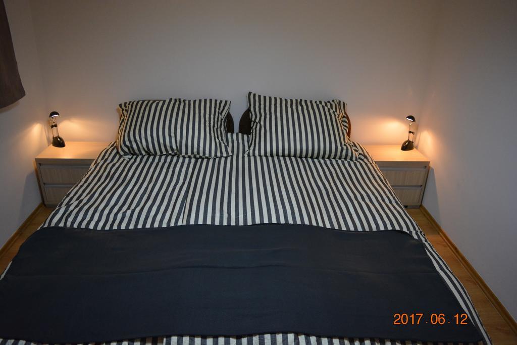 Gobe Apartman Hajduszoboszlo Bagian luar foto