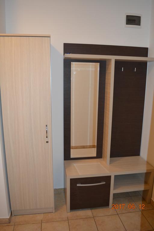 Gobe Apartman Hajduszoboszlo Bagian luar foto